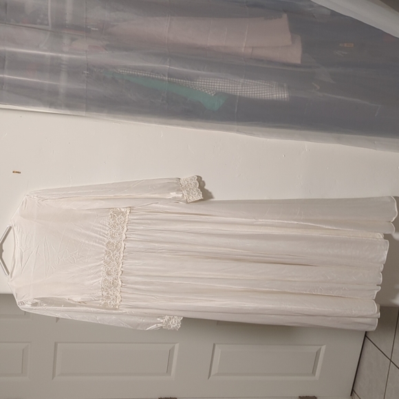 Vtg ShadowlineIvory Nightgown & Robe Set Sz S Lace Full Length. - Picture 2 of 16